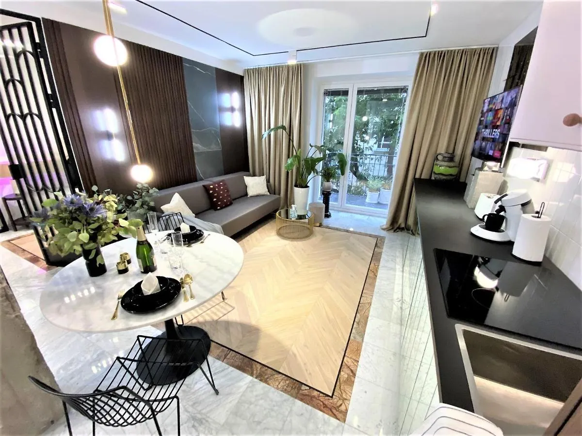 Design+Luxus Apartment Im Zentrum! +Netflix Warszawa 0*,