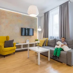 https://around-market-square-apartments.krakowhotelspoland.com