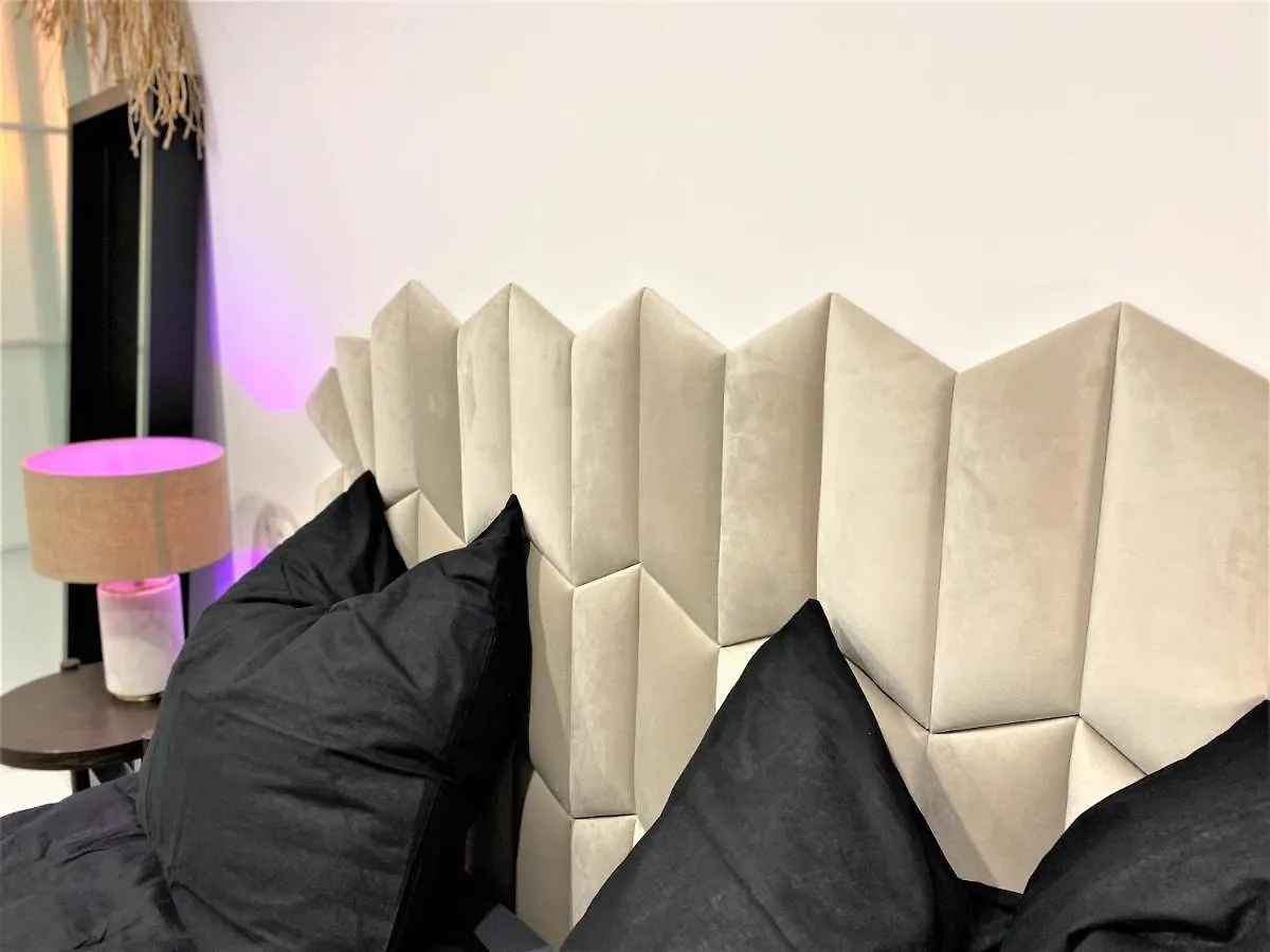 Design+Luxus Apartment Im Zentrum! +Netflix Warsaw Poland